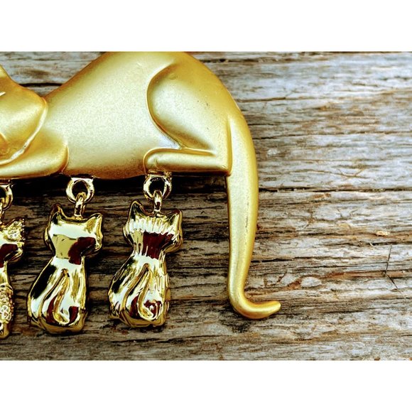 Vintage Cat with Dangle Kittens Brooch Gold tone - Picture 5 of 6